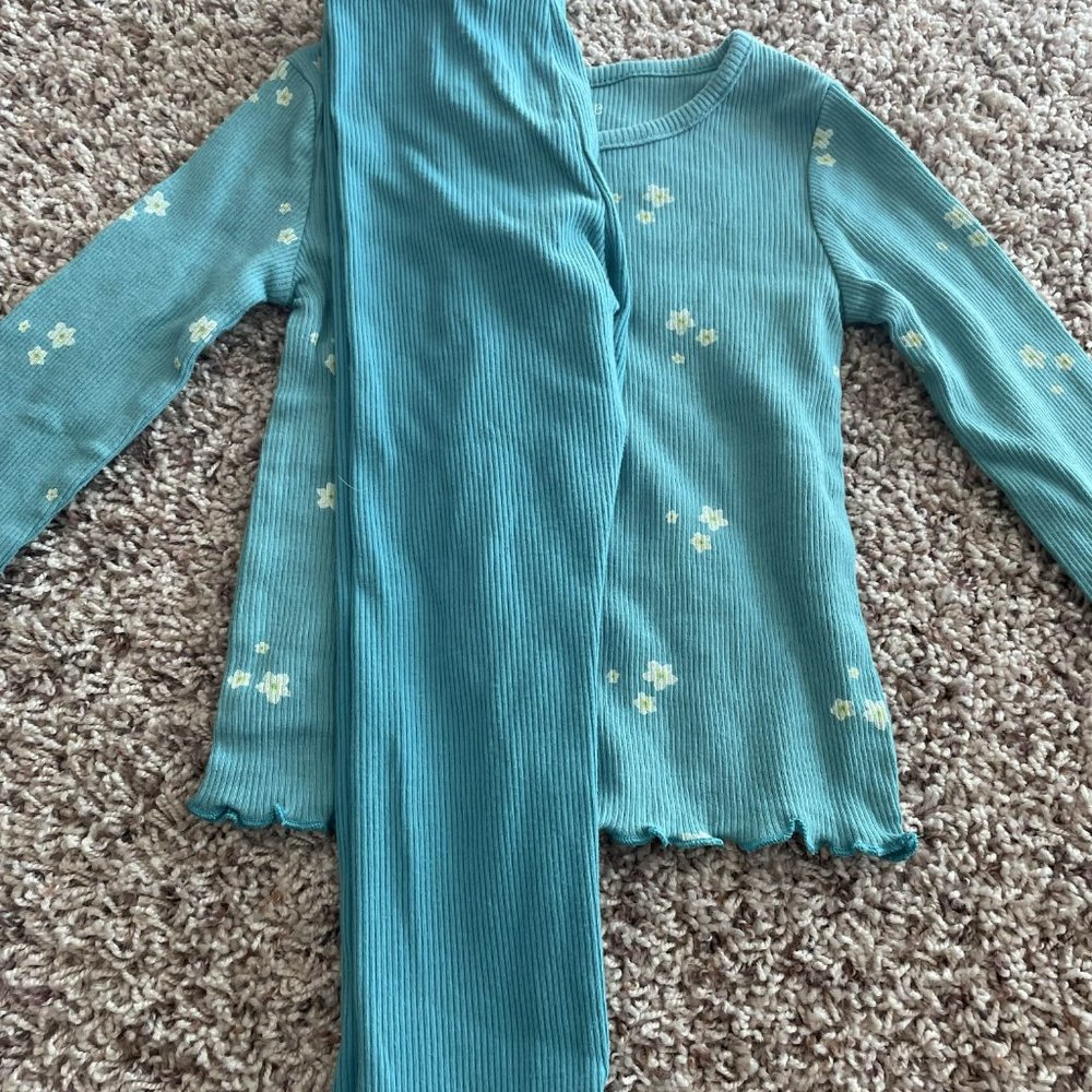 Green - Picture 3 of 4